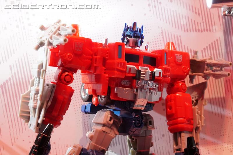 SDCC 2017: Transformers Titans Return Products - Transformers Event: DSC04547