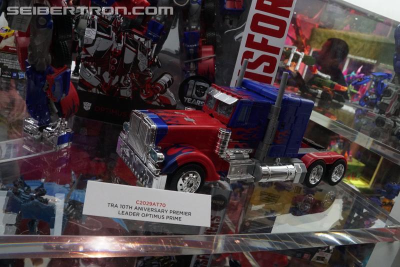 SDCC 2017: Transformers Tribute Optimus Prime - Transformers Event: DSC04850