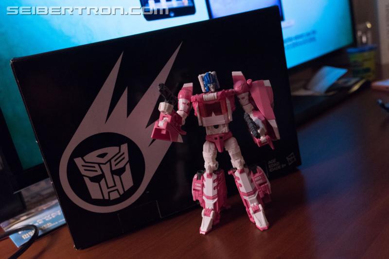 HASCON 2017: Titans Return Arcee Exclusive - Transformers Event: DSC02475