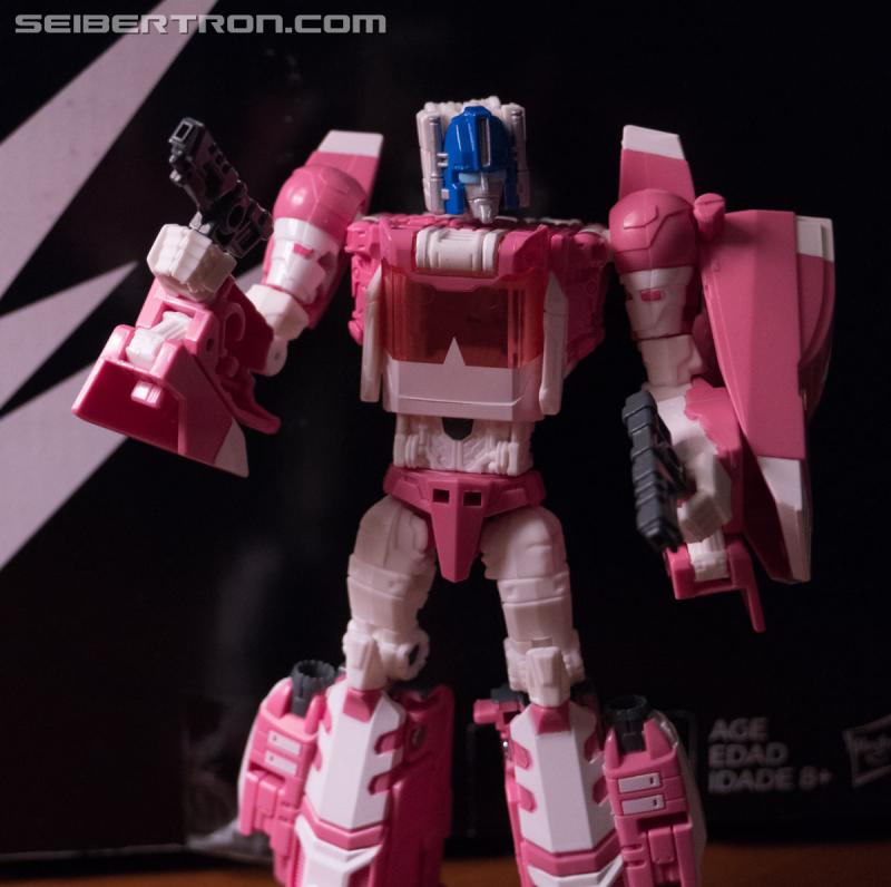 HASCON 2017: Titans Return Arcee Exclusive - Transformers Event: DSC02477