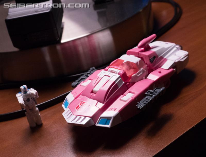 HASCON 2017: Titans Return Arcee Exclusive - Transformers Event: DSC02485