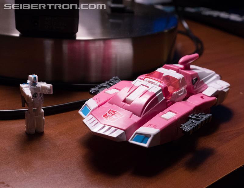 HASCON 2017: Titans Return Arcee Exclusive - Transformers Event: DSC02486