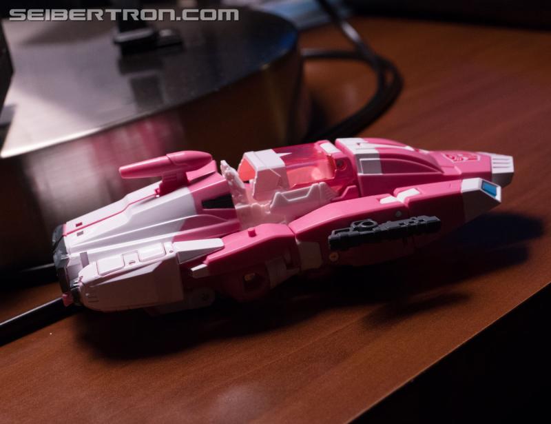 HASCON 2017: Titans Return Arcee Exclusive - Transformers Event: DSC02495