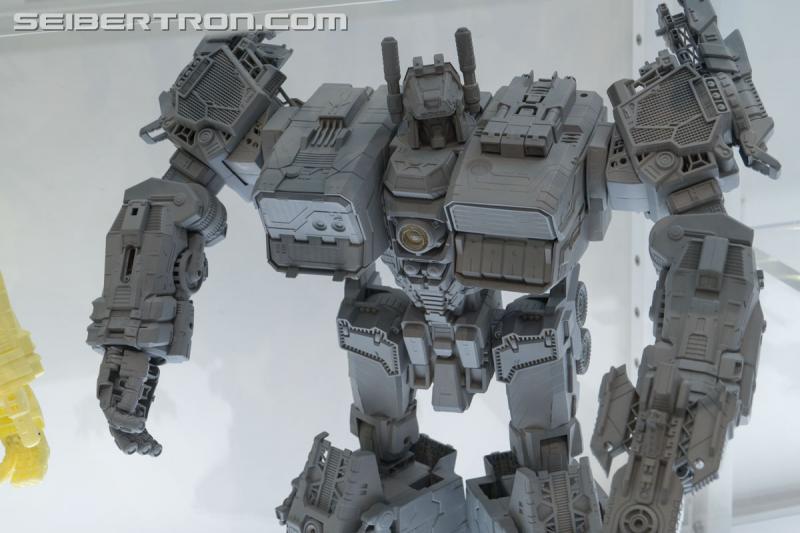 HASCON 2017: Gray Model Prototypes and Unreleased Figures - Transformers Event: DSC02268
