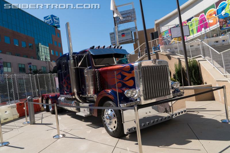 HASCON 2017: Real world Transformers vehicles on display - Transformers Event: DSC02354