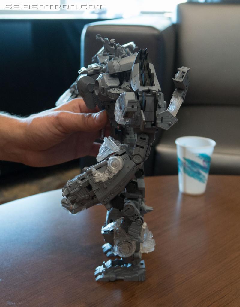 HASCON 2017: Power of the Primes VOLCANICUS Gray Model - Transformers Event: DSC02599a