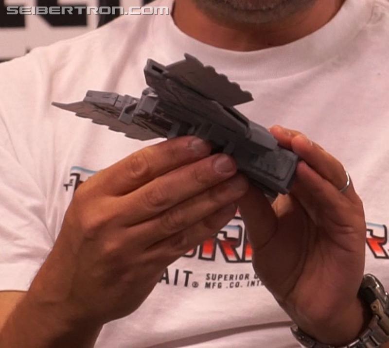 NYCC 2017: Titan Class Predaking's Wing Revealed - Transformers Event: Titan Class Predaking Wing 16