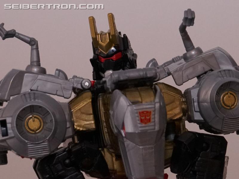 NYCC 2017: NYCC Reveals: Power of the Primes Volcanicus - Transformers Event: Volcanicus 006