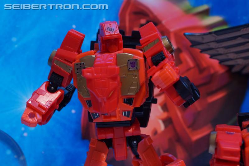 Toy Fair 2018: Transformers Power of the Primes PREDAKING - Transformers Event: Predaking 427