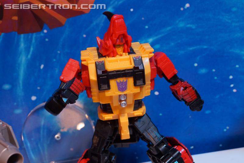 Toy Fair 2018: Transformers Power of the Primes PREDAKING - Transformers Event: Predaking 433