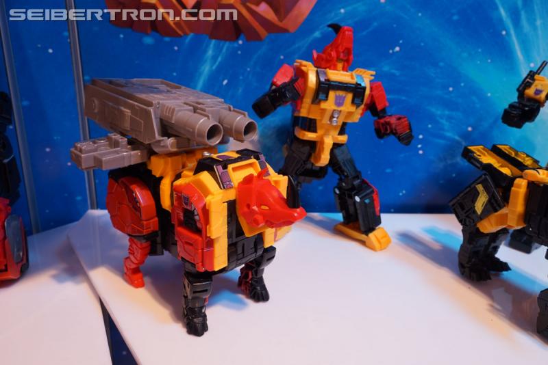Toy Fair 2018: Transformers Power of the Primes PREDAKING - Transformers Event: Predaking 435