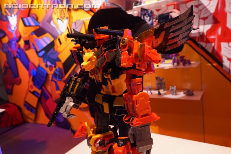 Toy Fair 2018: Transformers Power of the Primes PREDAKING - Transformers Event: Predaking 465
