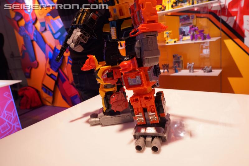 Toy Fair 2018: Transformers Power of the Primes PREDAKING - Transformers Event: Predaking 466