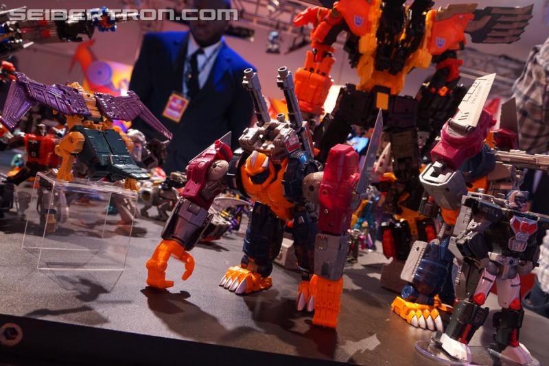 Toy Fair 2018: Transformers Power of the Primes OPTIMAL OPTIMUS - Transformers Event: Optimal Optimus 268