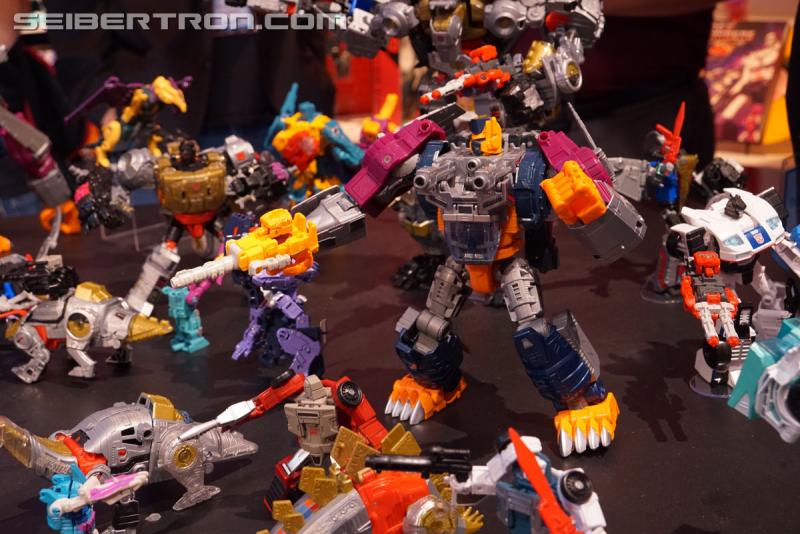 Toy Fair 2018: Transformers Power of the Primes OPTIMAL OPTIMUS - Transformers Event: Optimal Optimus 273