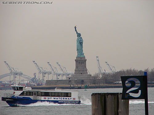 Toy Fair 2007 - New York: Statue of Liberty - Transformers Event: