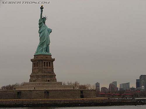 Toy Fair 2007 - New York: Statue of Liberty - Transformers Event: