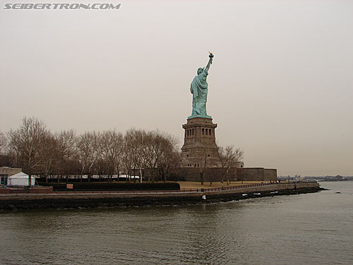 Toy Fair 2007 - New York: Statue of Liberty - Transformers Event: