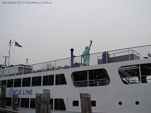 Toy Fair 2007 - New York: Statue of Liberty - Transformers Event:
