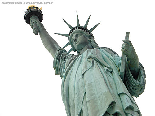 Toy Fair 2007 - New York: Statue of Liberty - Transformers Event: