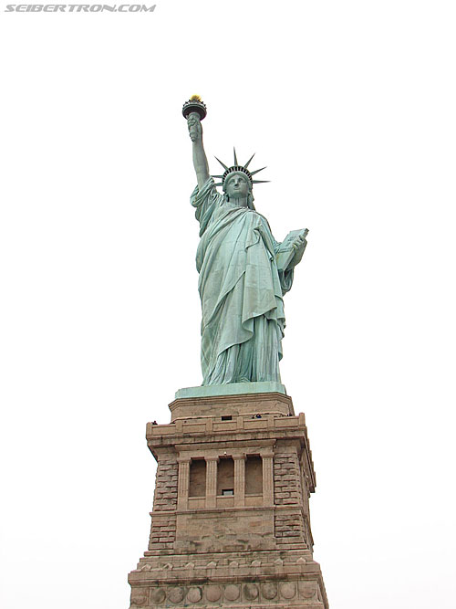 Toy Fair 2007 - New York: Statue of Liberty - Transformers Event: