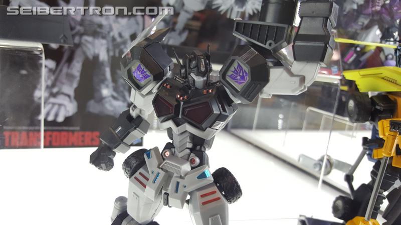 NYCC 2018: NYCC 2018: Flame Toys Transformers Products - Transformers Event: Flame Toys 030