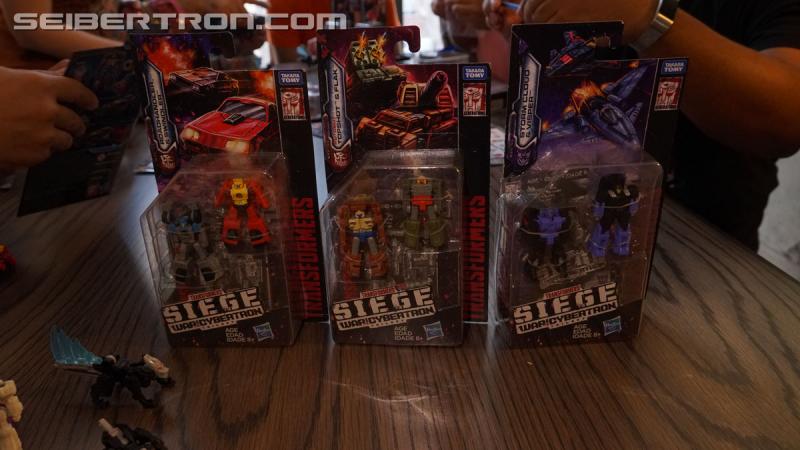 NYCC 2018: War for Cybertron Wave 1 Unboxing Event - Transformers Event: DSC08830
