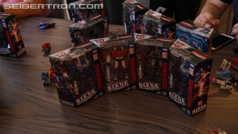 NYCC 2018: War for Cybertron Wave 1 Unboxing Event - Transformers Event: DSC08862