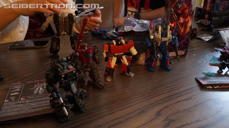 NYCC 2018: War for Cybertron Wave 1 Unboxing Event - Transformers Event: DSC08976