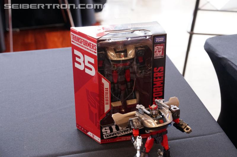 SDCC 2019: Breakfast Press Event: Transformers Refraktor Camera Set, Soundblaster and Bluestreak - Transformers Event: DSC08347