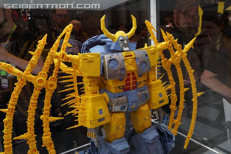 NYCC 2019: Transformers War for Cybertron Unicron - Transformers Event: DSC05383