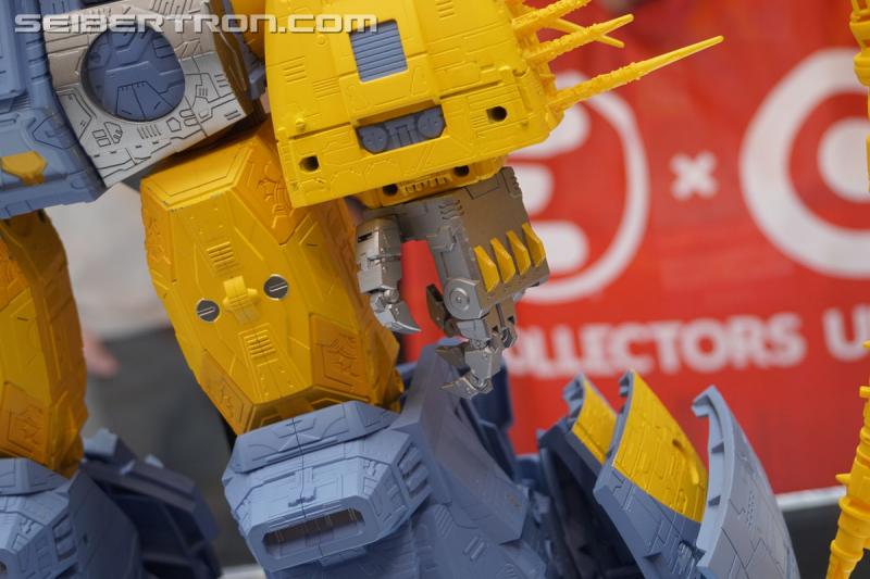NYCC 2019: Transformers War for Cybertron Unicron - Transformers Event: DSC05431