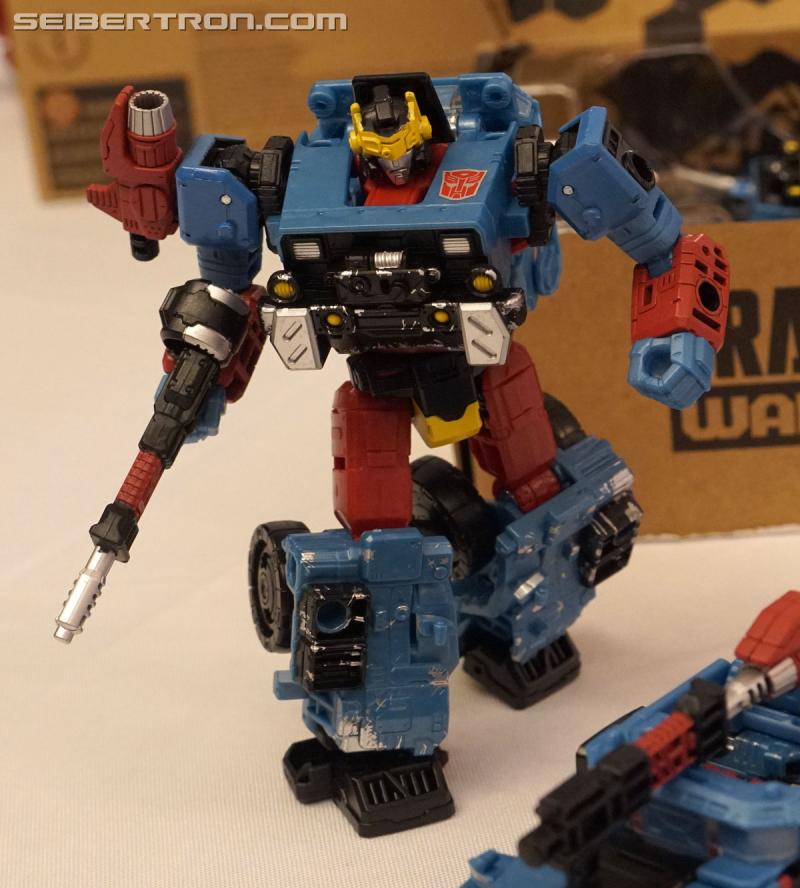 NYCC 2019: Generations Selects and 35th Anniversary reveals - Transformers Event: DSC05600b