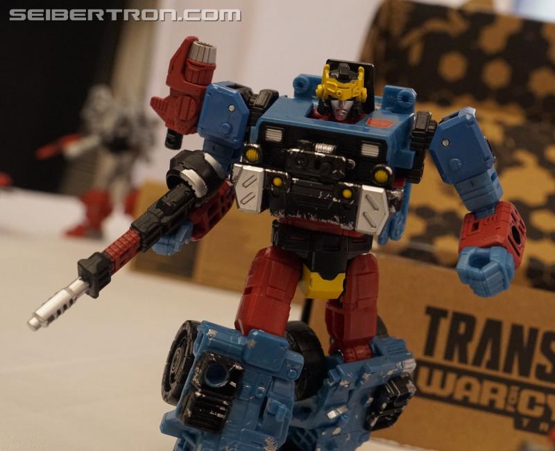 NYCC 2019: Generations Selects and 35th Anniversary reveals - Transformers Event: DSC05601a