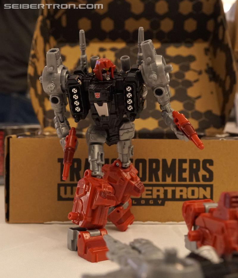 NYCC 2019: Generations Selects and 35th Anniversary reveals - Transformers Event: DSC05607a