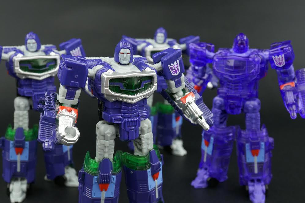 New Galleries: BotCon 2016 Exclusives Reflector and Flash Sentry