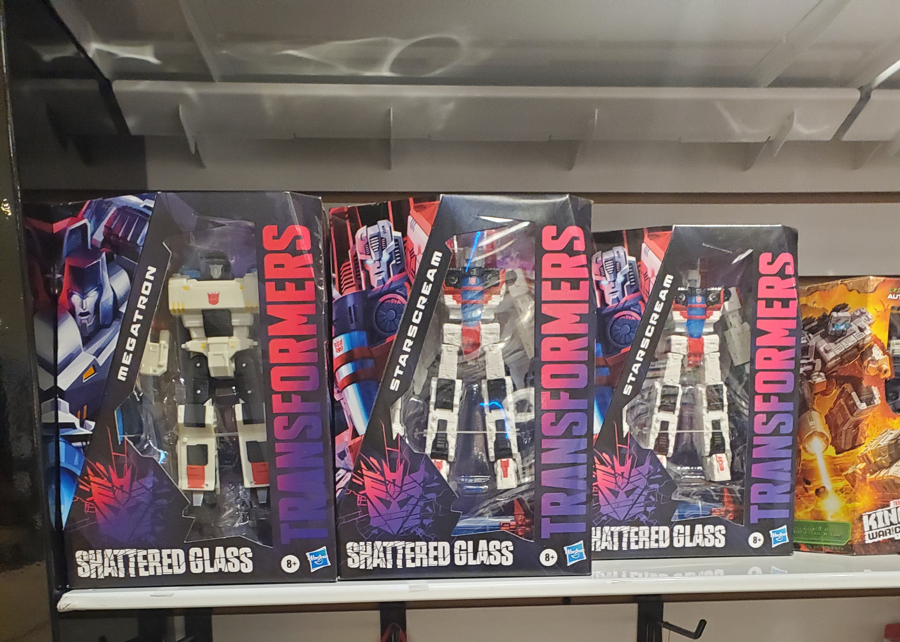 Canadian sighting of Shattered Glass Megatron and Starscream