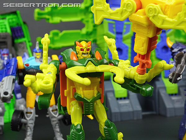 Transformers News: New Galleries: Transformers Cyberworld Armored Cyber Changers Wave 1 and 2 Transformers News: New Galleries: Transformers Cyberworld Armored Cyber Changers Wave 1 and 2